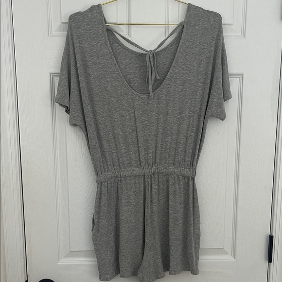 Gray Ribbed Romper - Picture 6 of 7